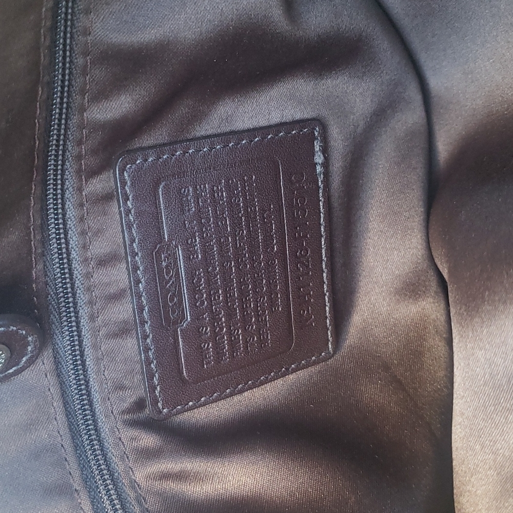 Handbag - Picture 6 of 10
